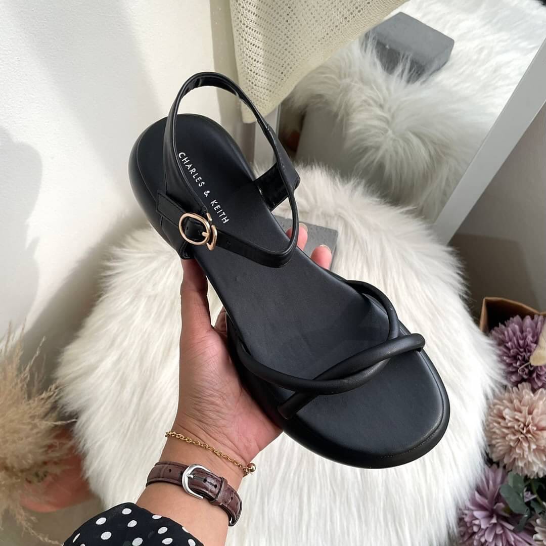 Black Leather Strap Sandals with Comfy Foam Sole – 3cm Height