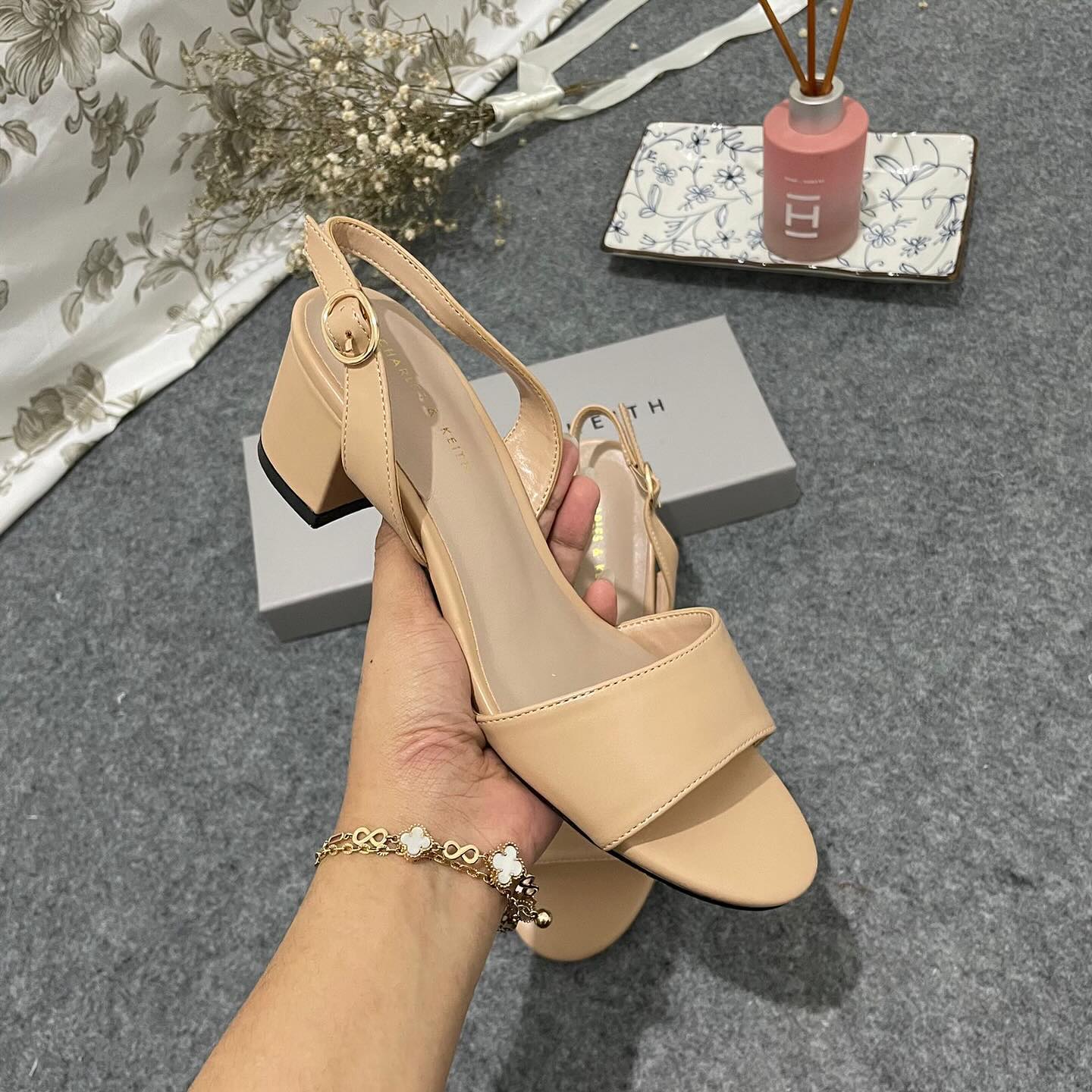 Tali belakang adjustable Material leather Block heels Heels 5cm - Brown