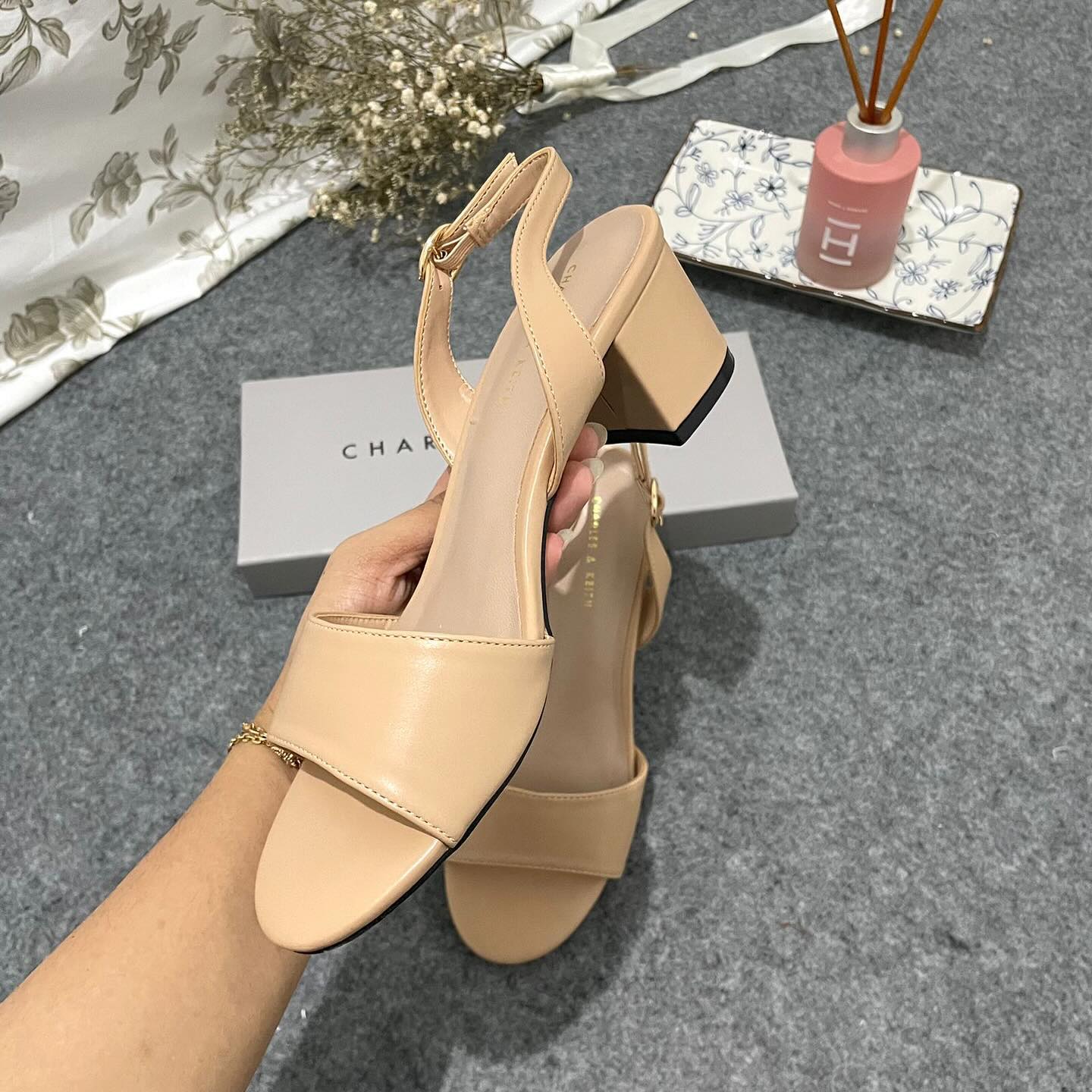 Tali belakang adjustable Material leather Block heels Heels 5cm - Brown