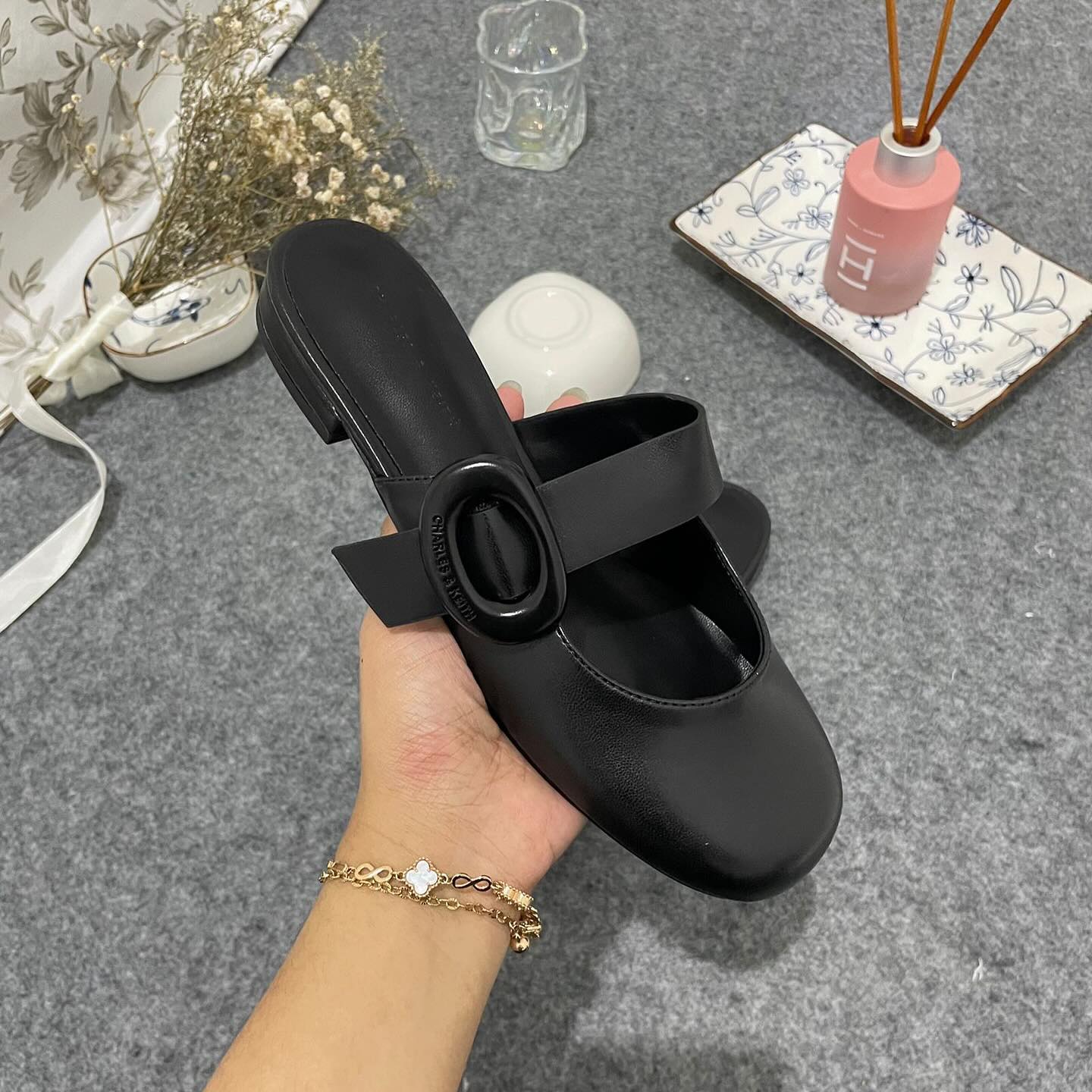 New Spring Mules Linen Material with oval-buckle straps complement low-blocked heels