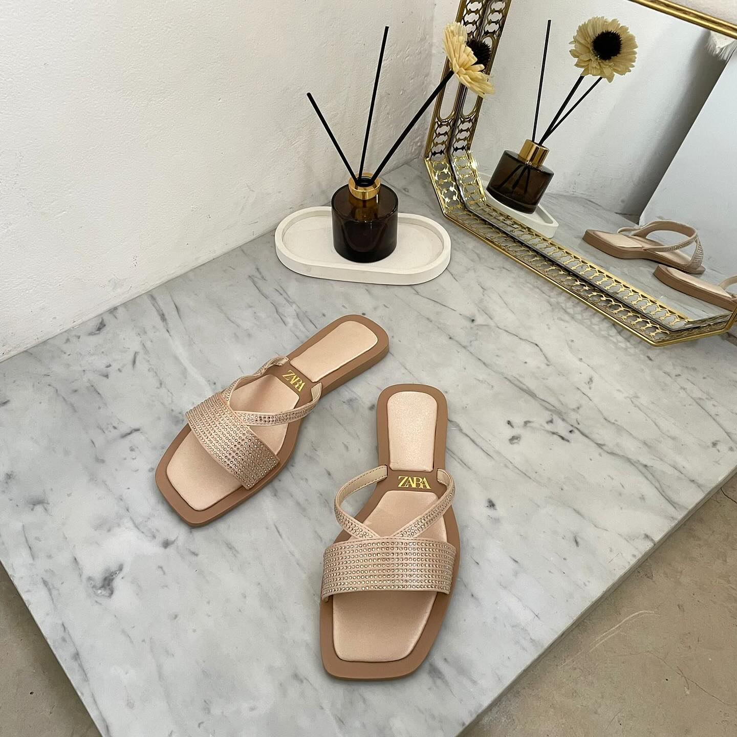 Zara Synthetic leather with permata Women Flat Slip On - Brown