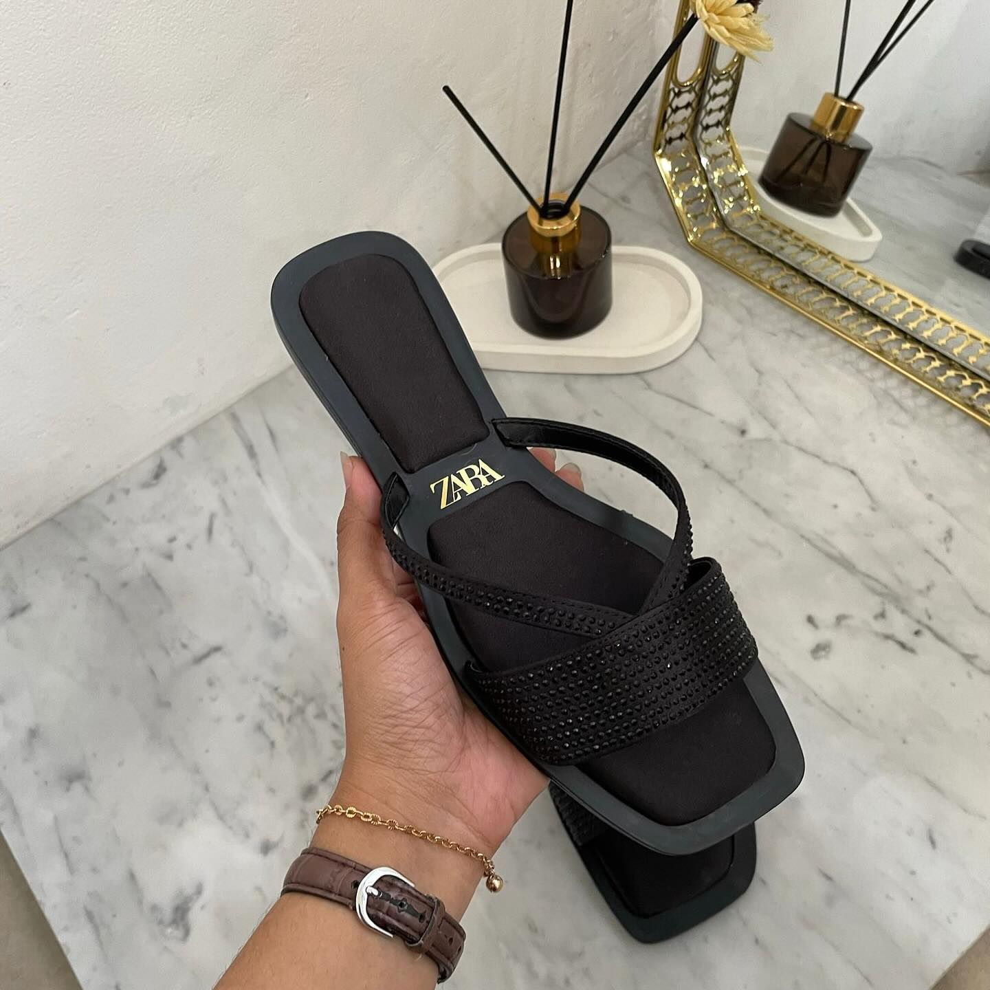 Zara Synthetic leather with permata Women Flat Slip On - Black