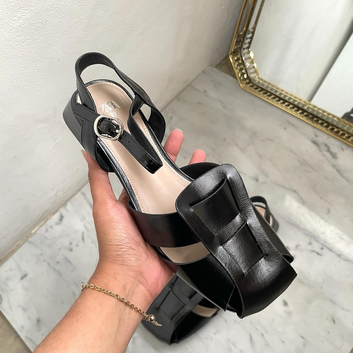 Leather Materials 4 CM Height Adjustable Straps Women Sandals - Black