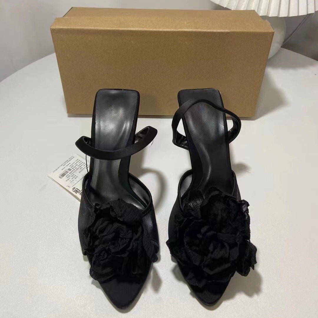 Shallow mouth black rose flower decorated with open-toed back strap open-heeled sandals