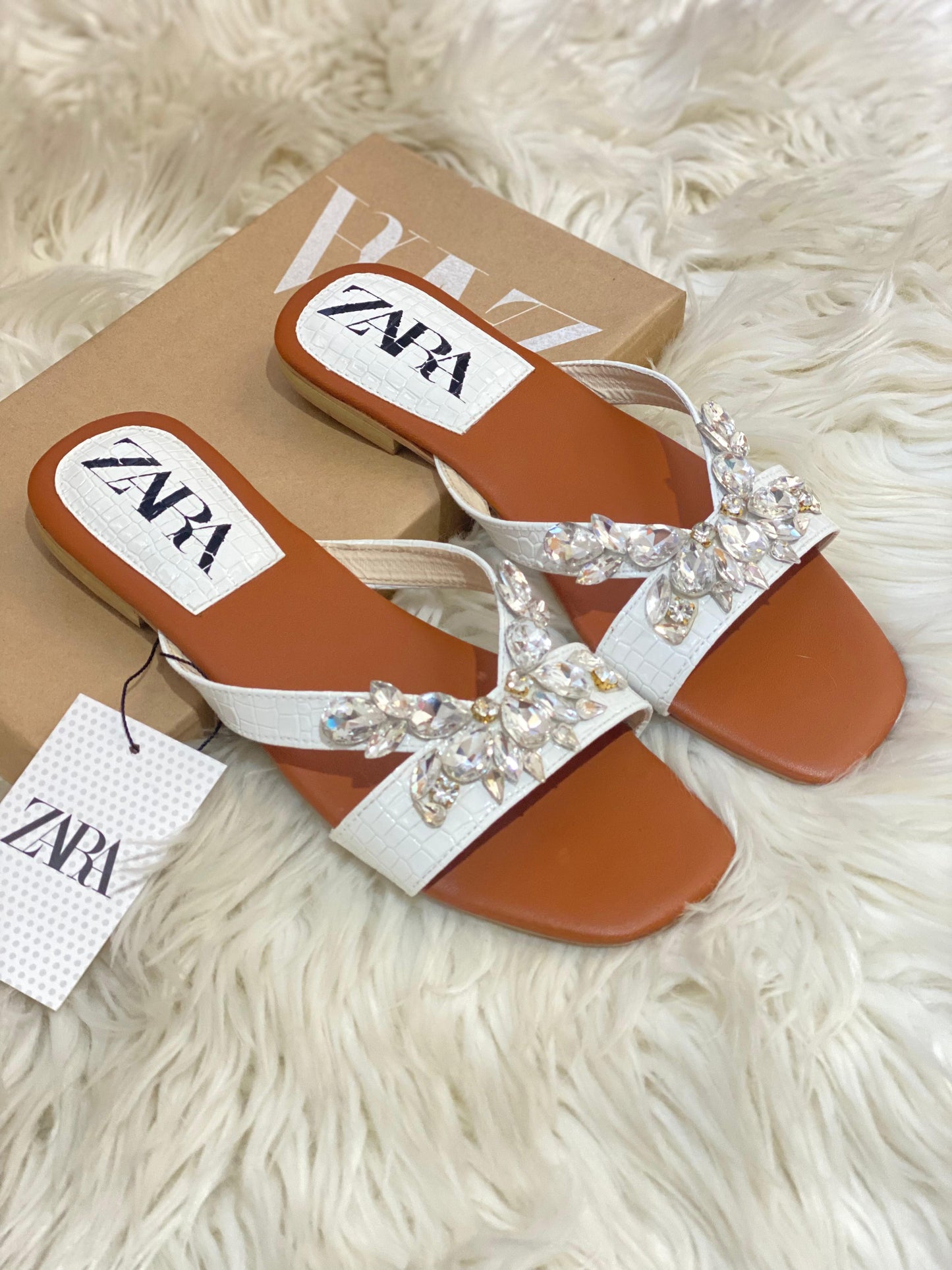 RHINESTONE V FLATS SG-1203