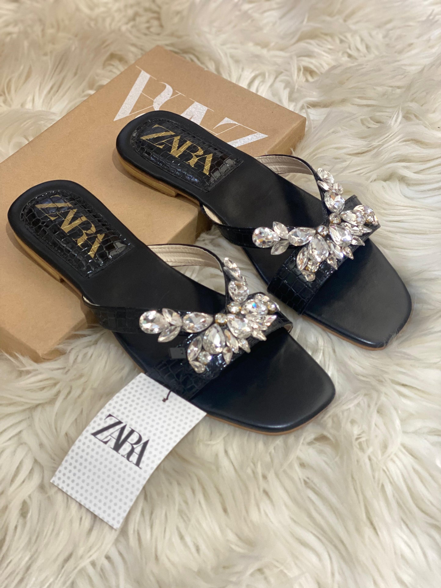 RHINESTONE V FLATS SG-1203