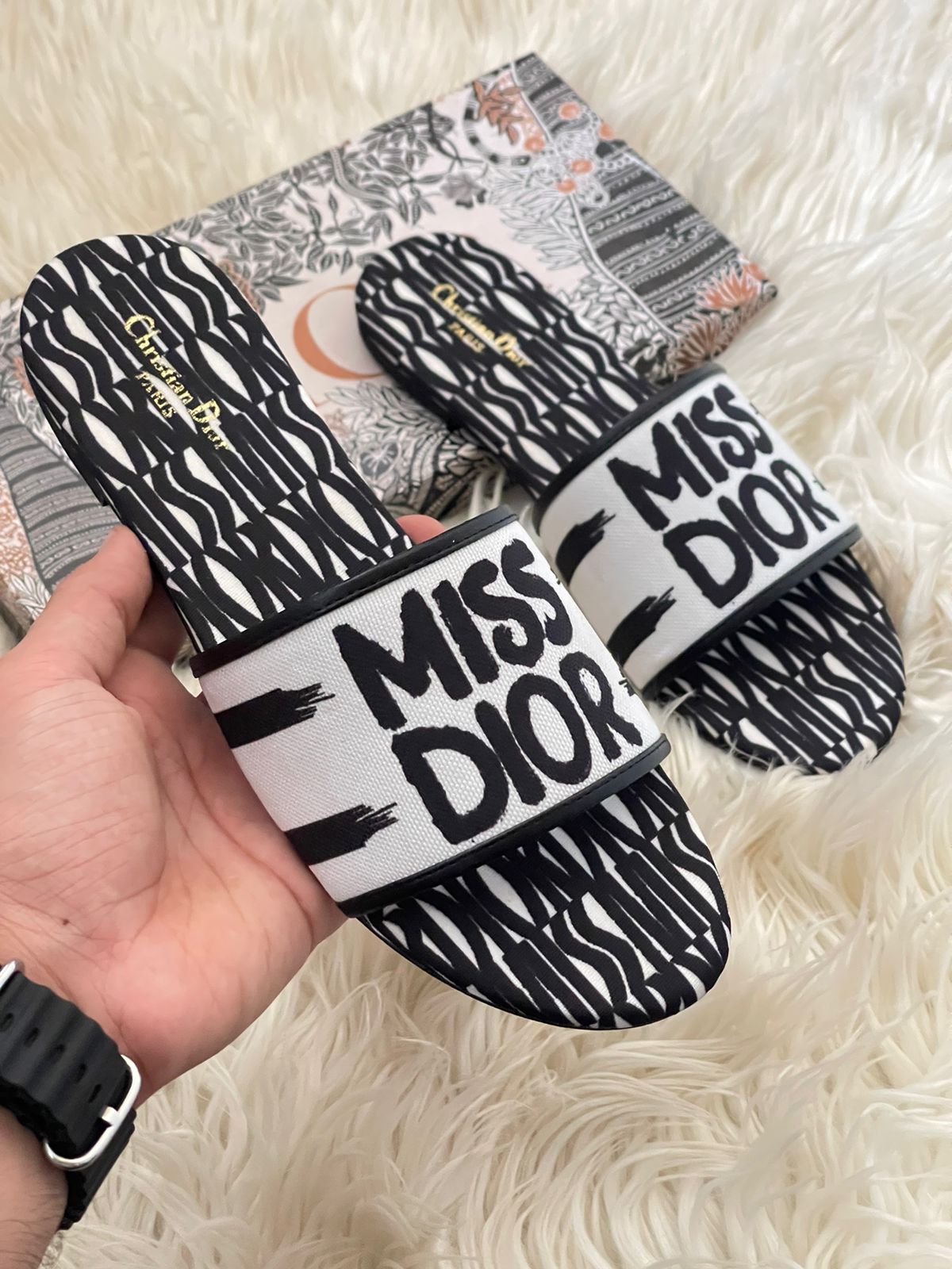 MISS CD FLAT