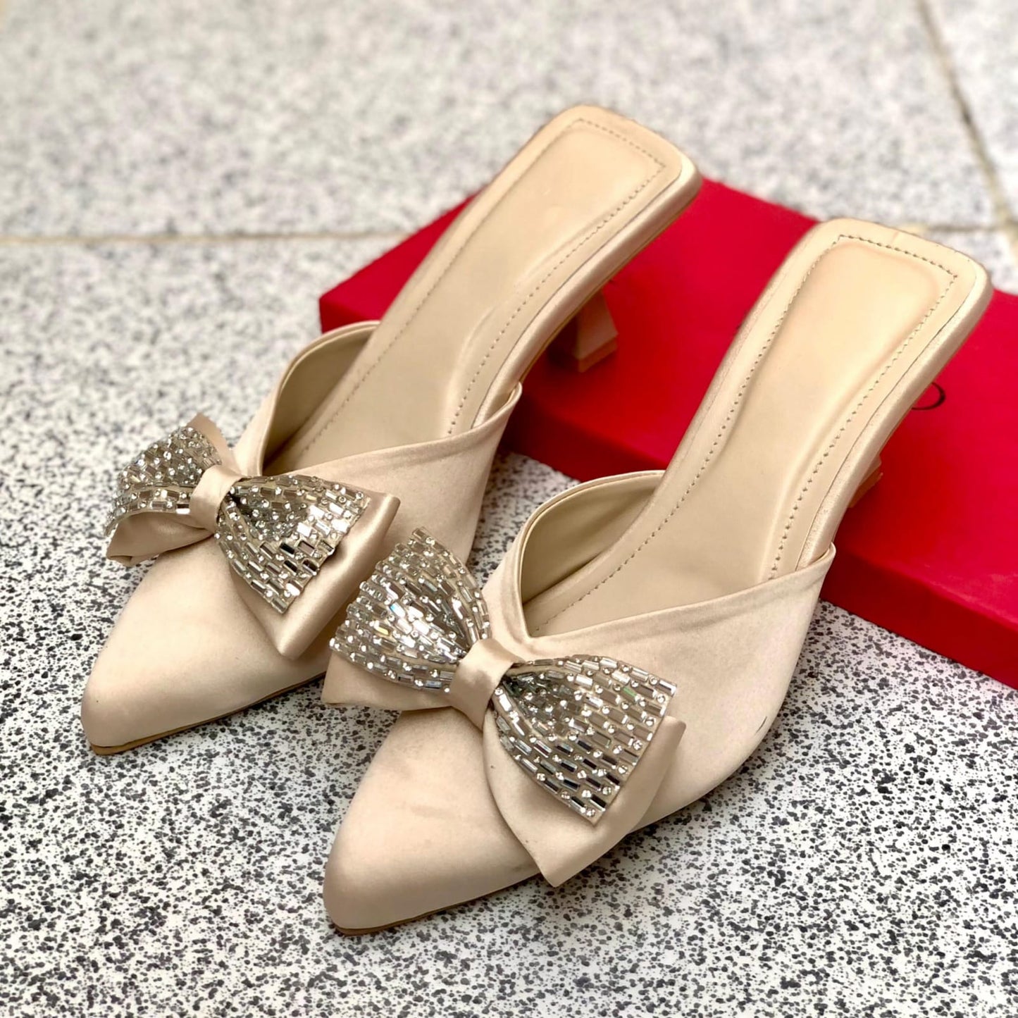 Flora Bow Heel