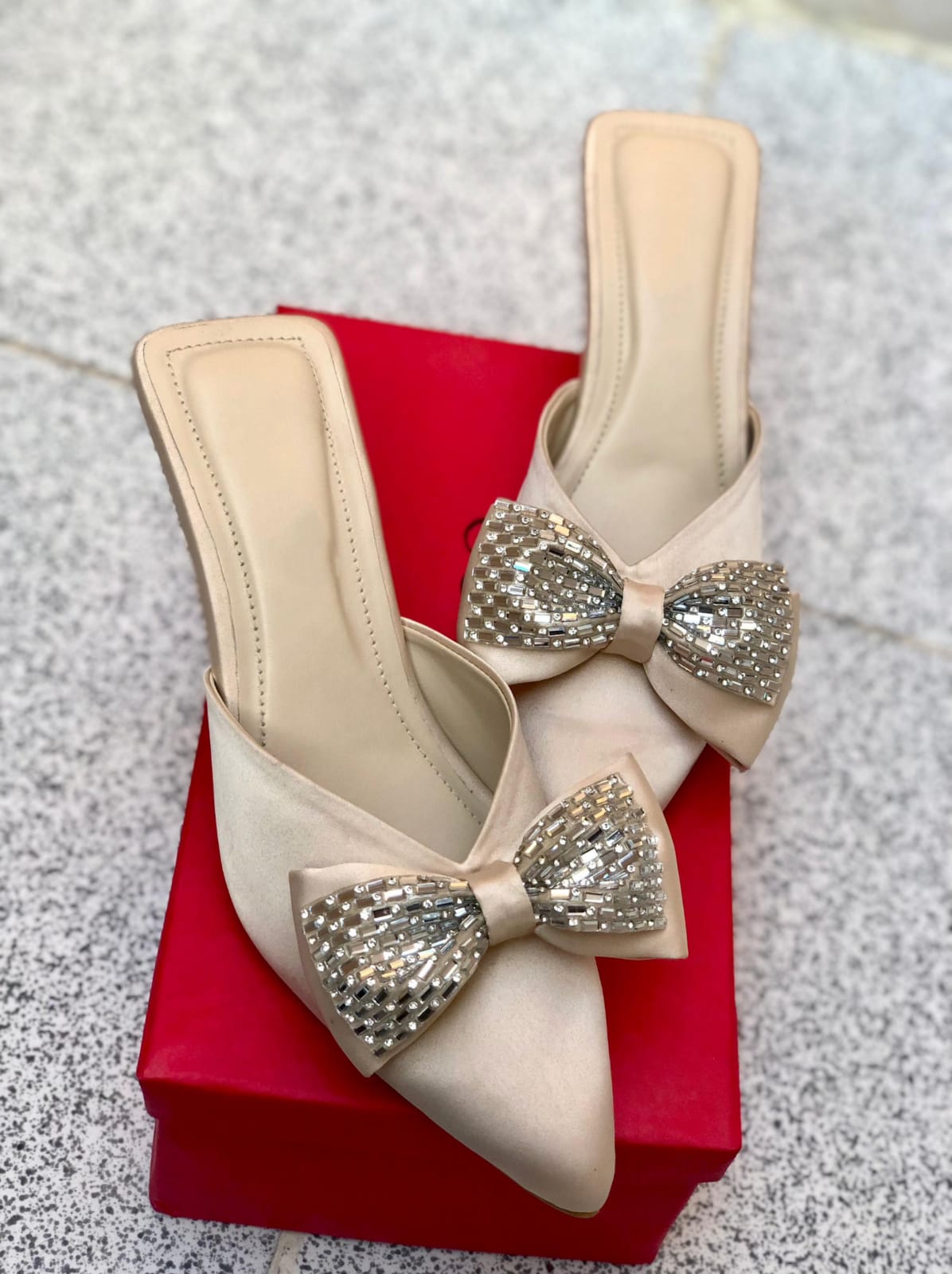 Flora Bow Heel
