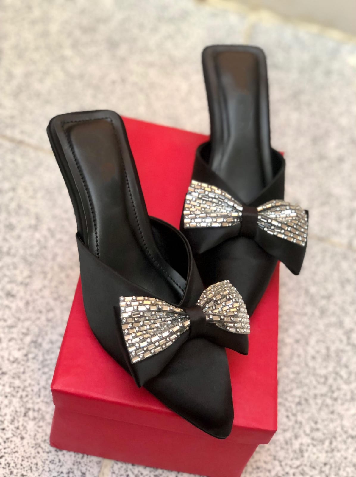 Flora Bow Heel