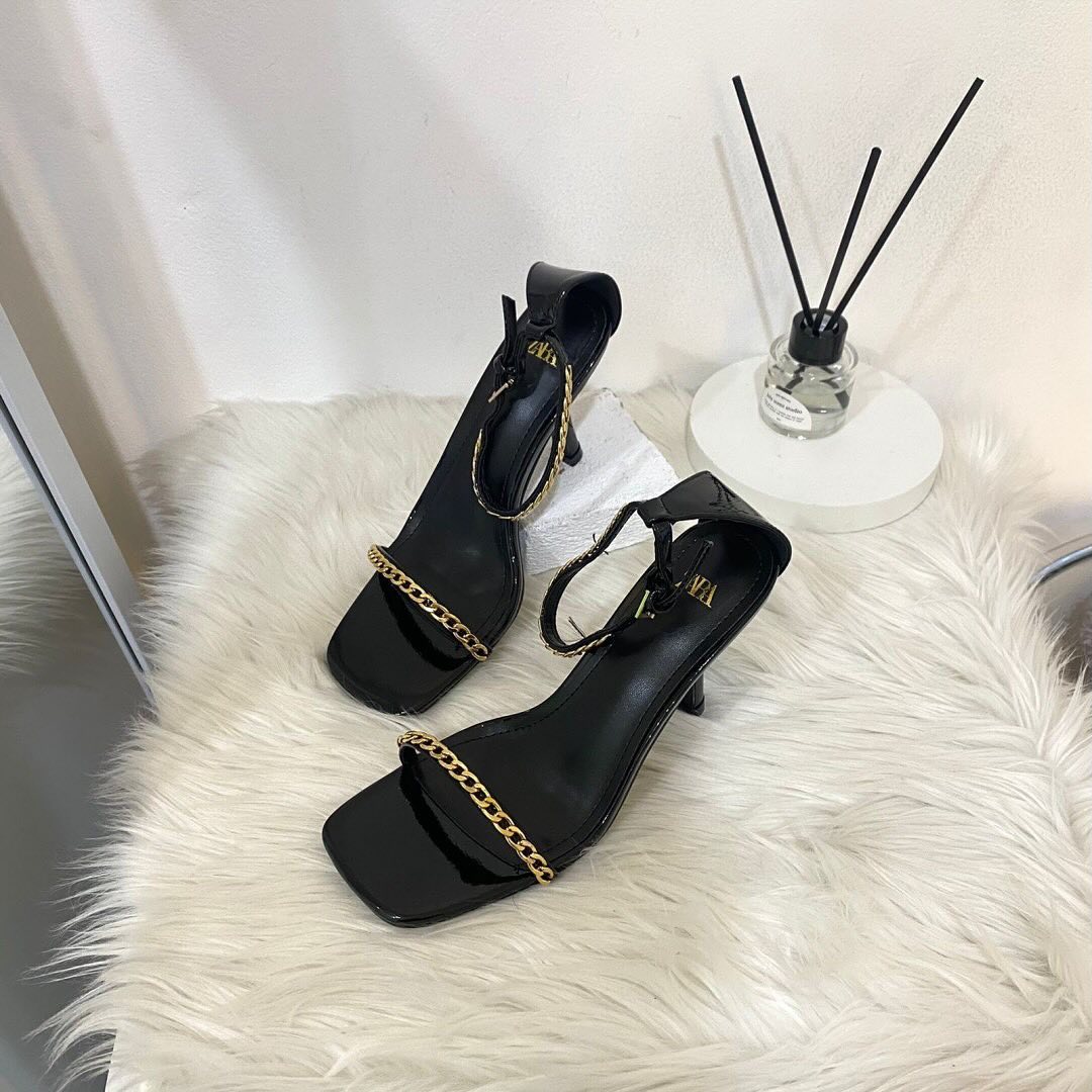Black Zara Adjustable Strip with permata leather Material