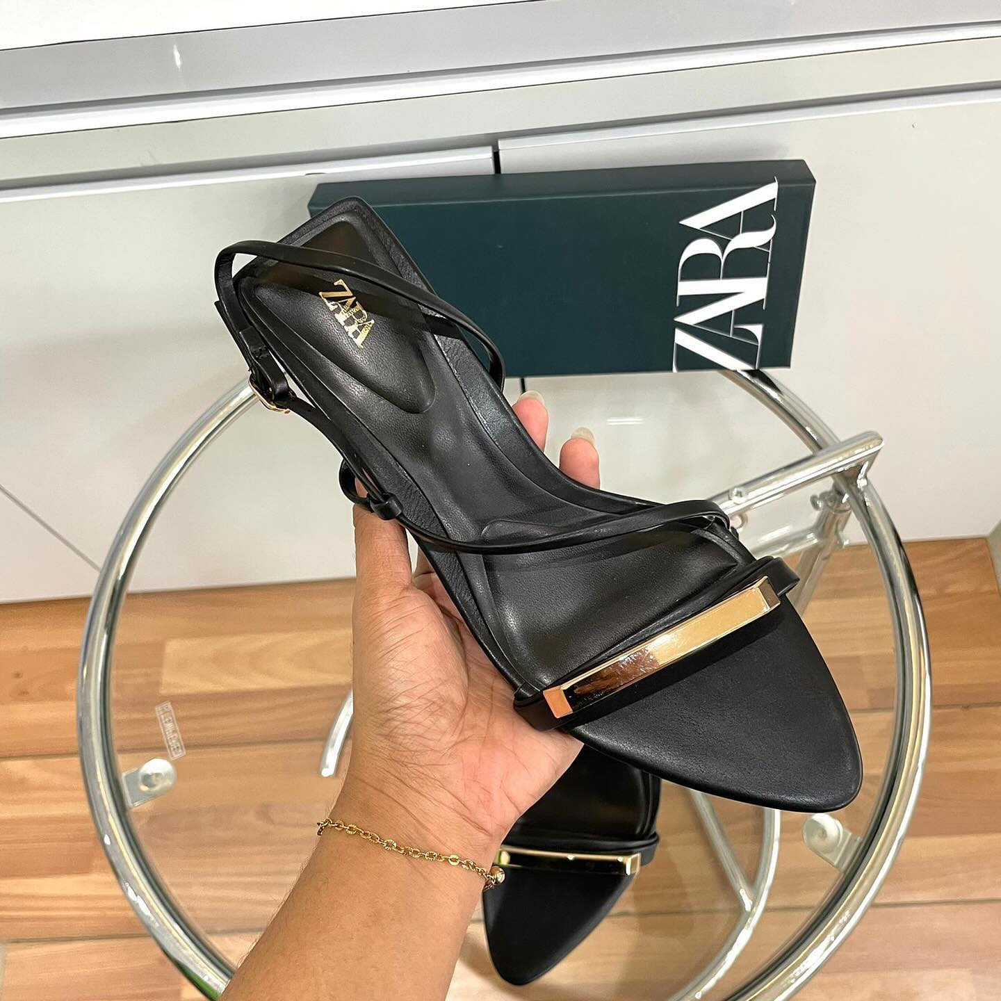 Material leather Tali adjustable Black Heels 7cm