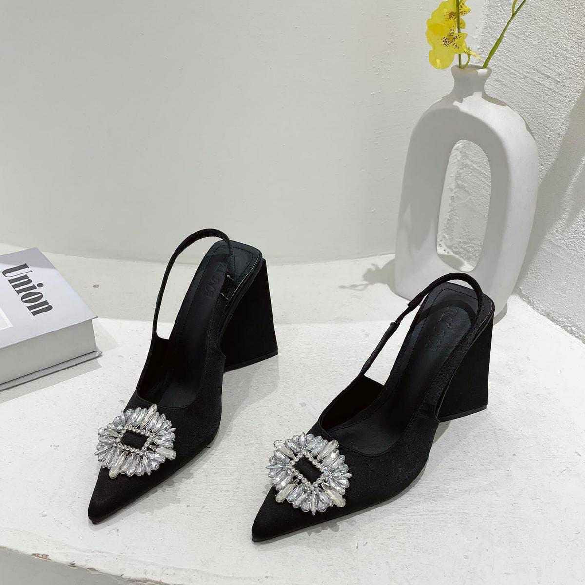 Triangle block Heel